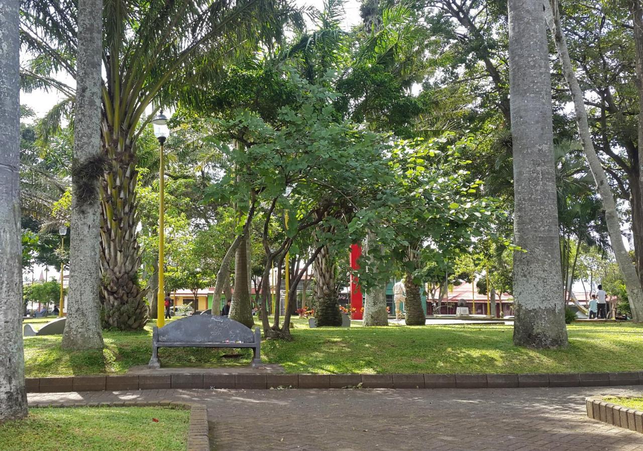 Vida Tropical Bed and Breakfast Αλαχουέλα Εξωτερικό φωτογραφία